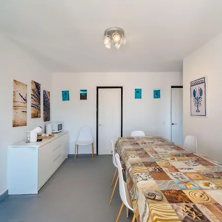 Ocean-view House, Ideal For Families * Binibeca