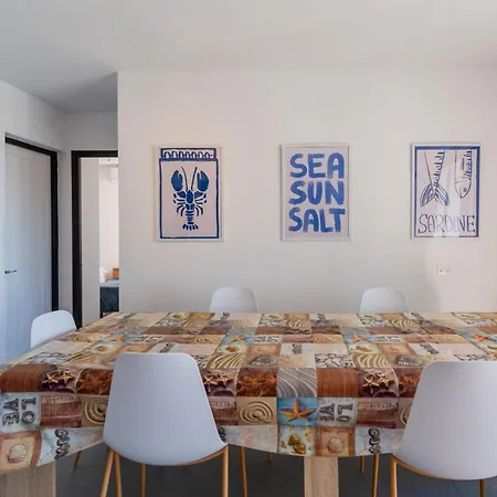 Ocean-view House, Ideal For Families Binibeca